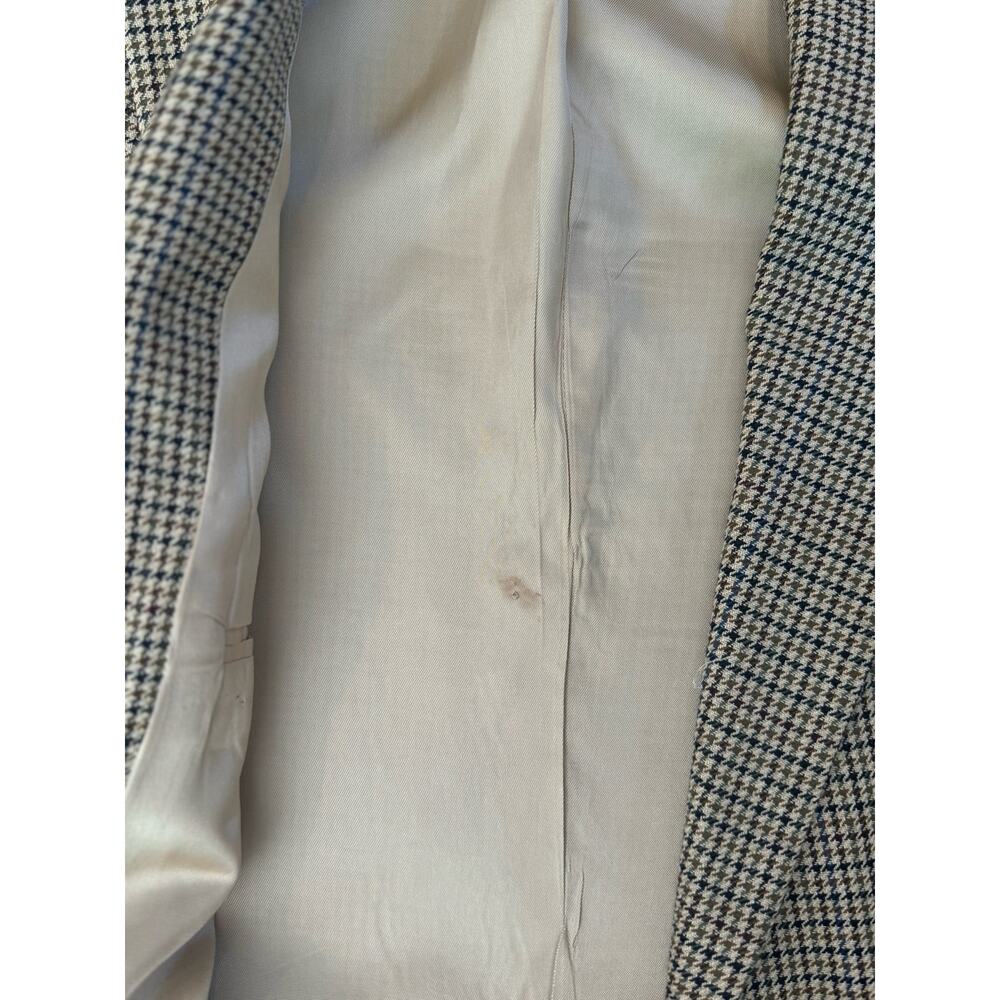 AKA Eddie Bauer Silk and Wool 2 Button Blazer.  Size 44R - Picture 11 of 11